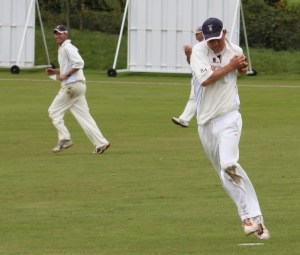 Dawson holds on to the winning catch